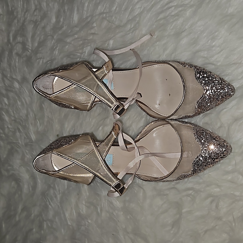 Betsey Johnson Wedding Shoes Champage size 7 with box